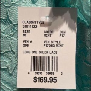 New with tags mint full length dress size 16